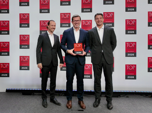 Sven Seher, Alexander Becker erhalten von Dr. Karl-Theodor zu Guttenberg den Preis TOP CONSULTANT 2026 in Heidelberg